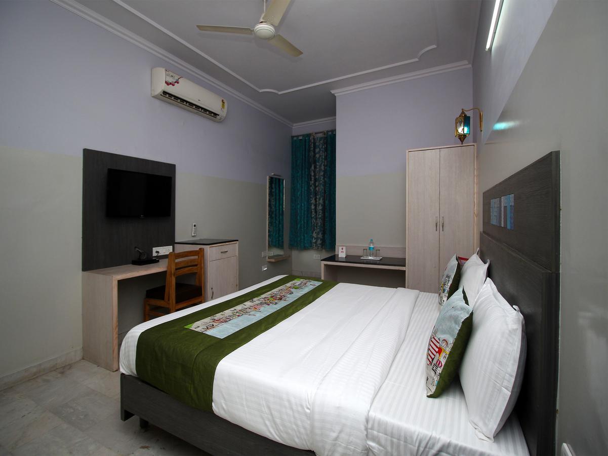 Oyo 1143 Hotel Rdb Palace Jaipur Buitenkant foto